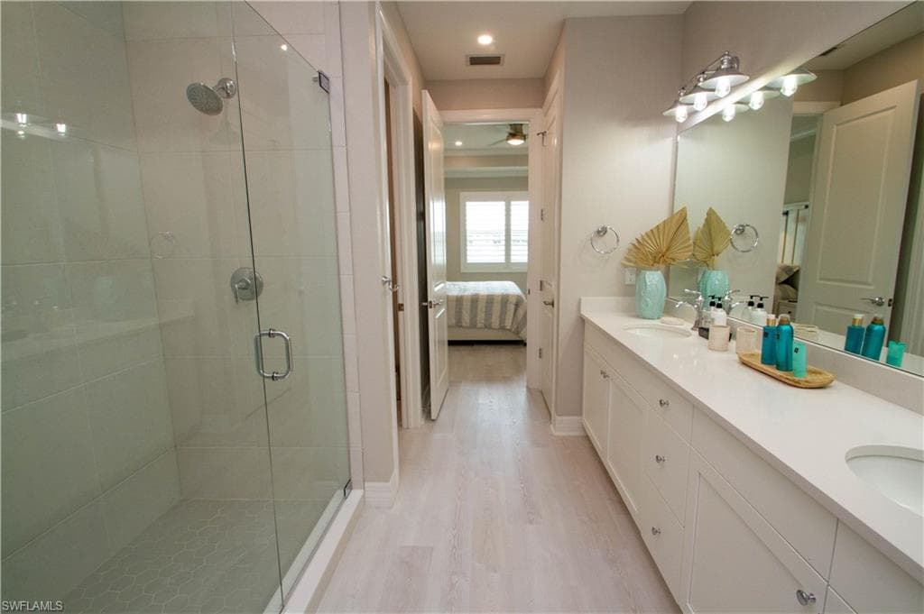 251 Indies DR E # 202, NAPLES FL 34114-35