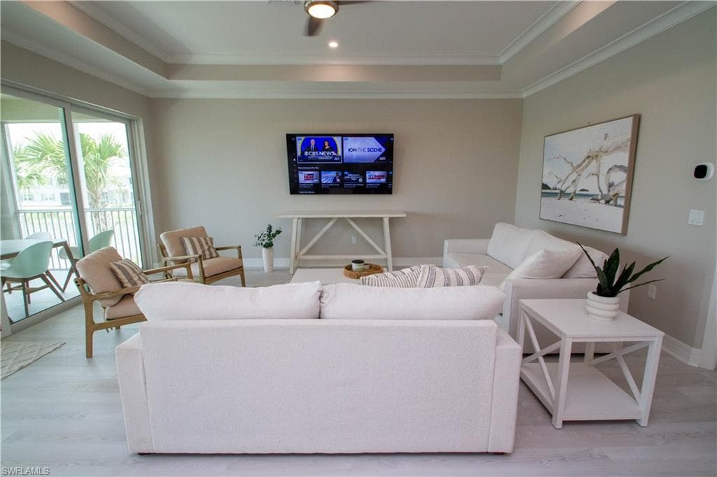 251 Indies DR E # 202, NAPLES FL 34114-19