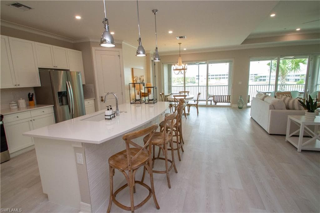 251 Indies DR E # 202, NAPLES FL 34114-8
