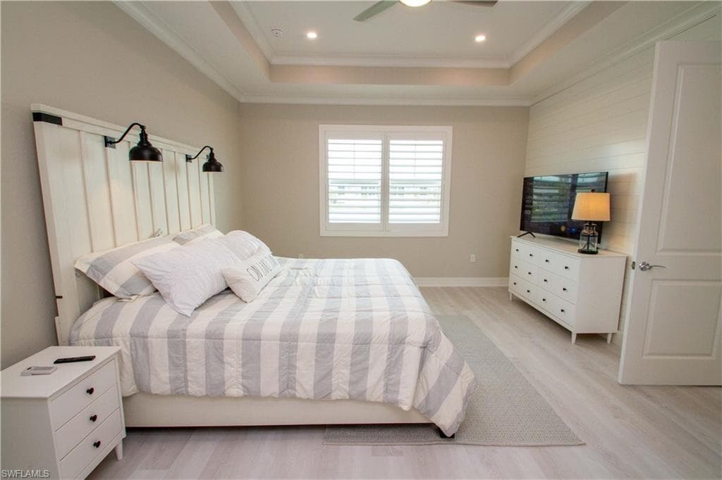 251 Indies DR E # 202, NAPLES FL 34114-48