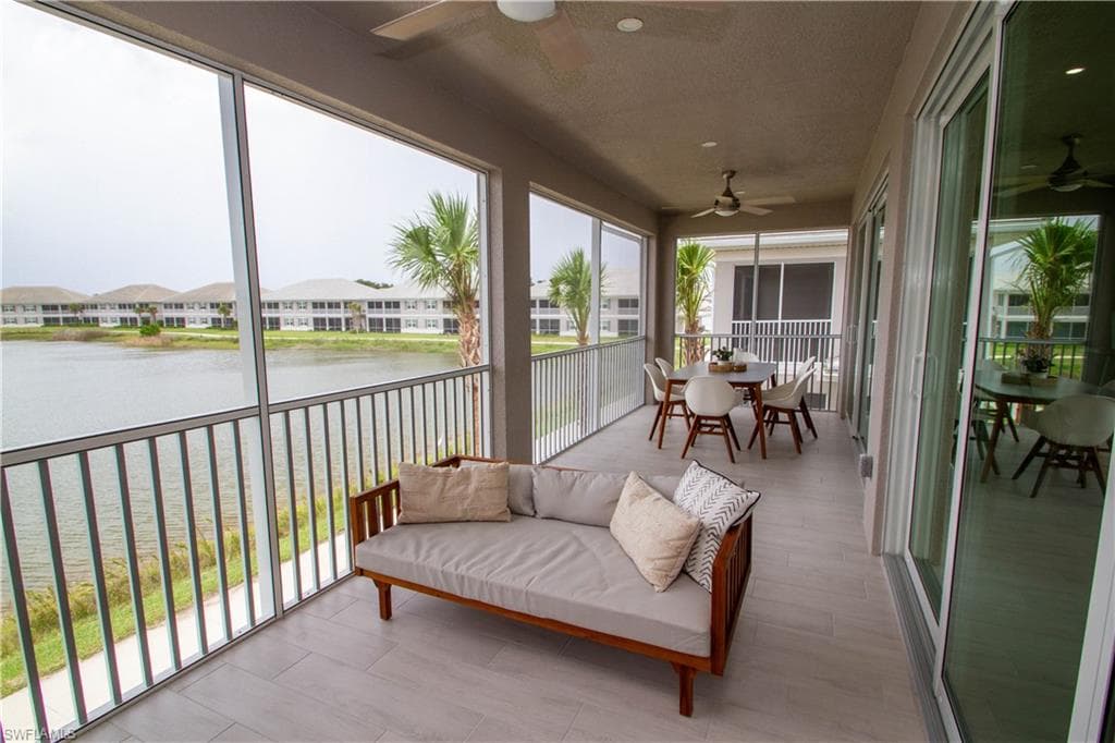 251 Indies DR E # 202, NAPLES FL 34114-36