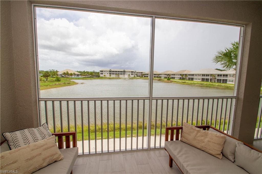 251 Indies DR E # 202, NAPLES FL 34114-39