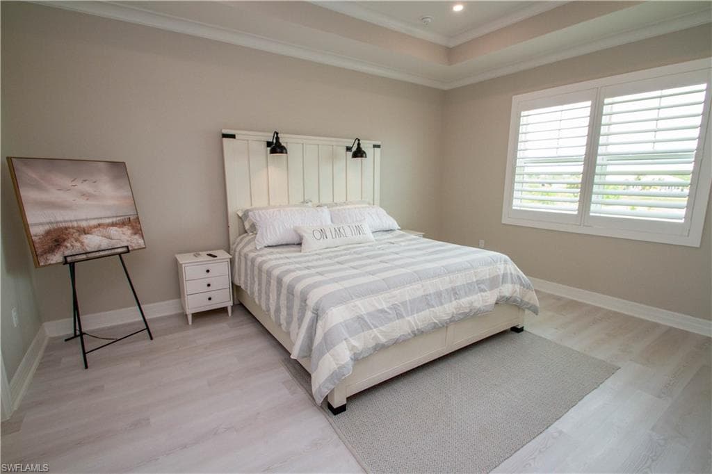 251 Indies DR E # 202, NAPLES FL 34114-30