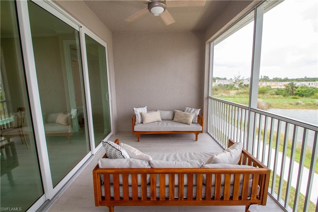 251 Indies DR E # 202, NAPLES FL 34114-38