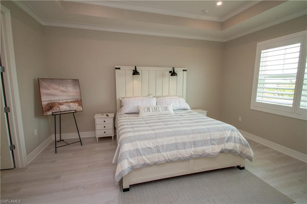 251 Indies DR E # 202, NAPLES FL 34114-28