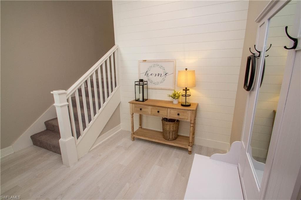 251 Indies DR E # 202, NAPLES FL 34114-3