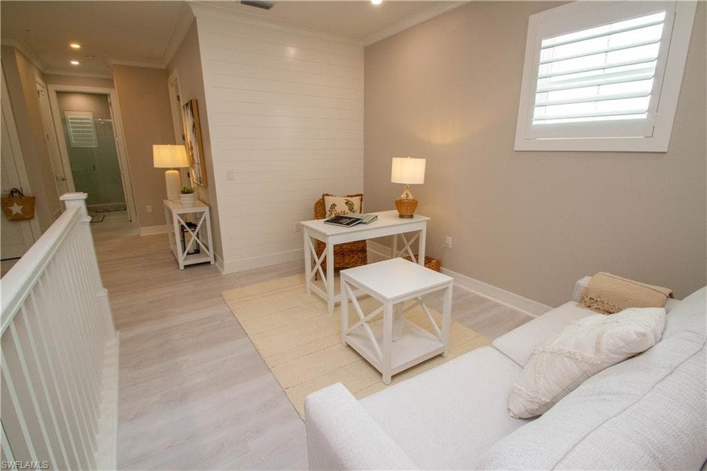 251 Indies DR E # 202, NAPLES FL 34114-7