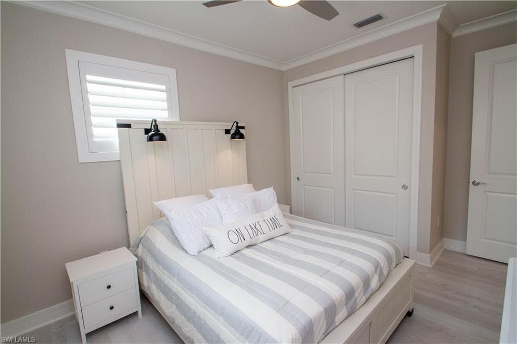 251 Indies DR E # 202, NAPLES FL 34114-20