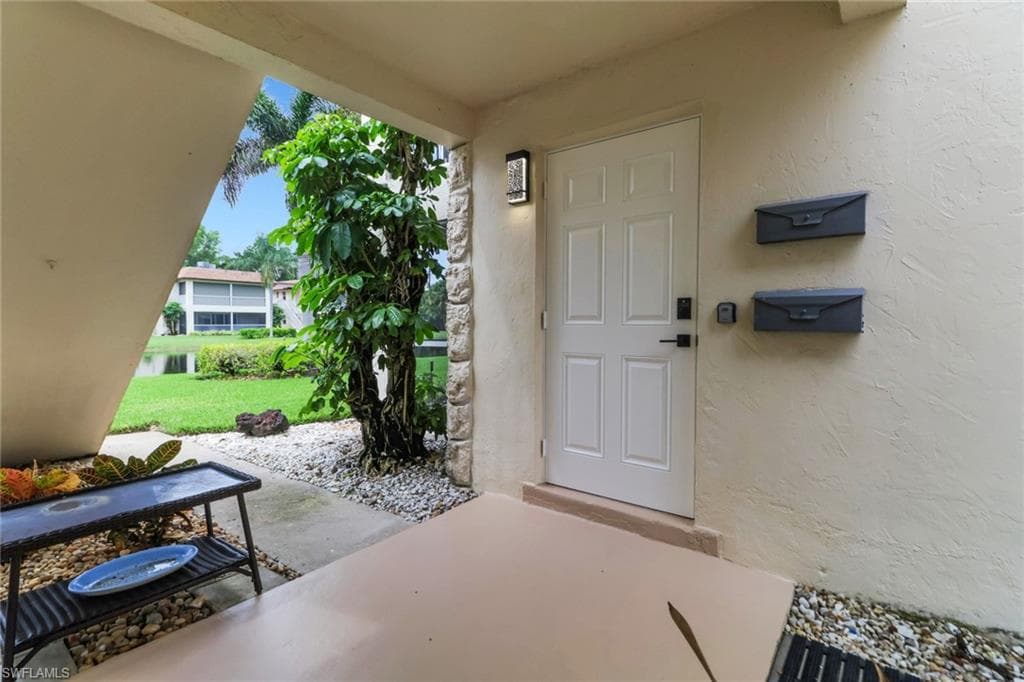 1155 Sandpiper ST # A5, NAPLES FL 34102-1