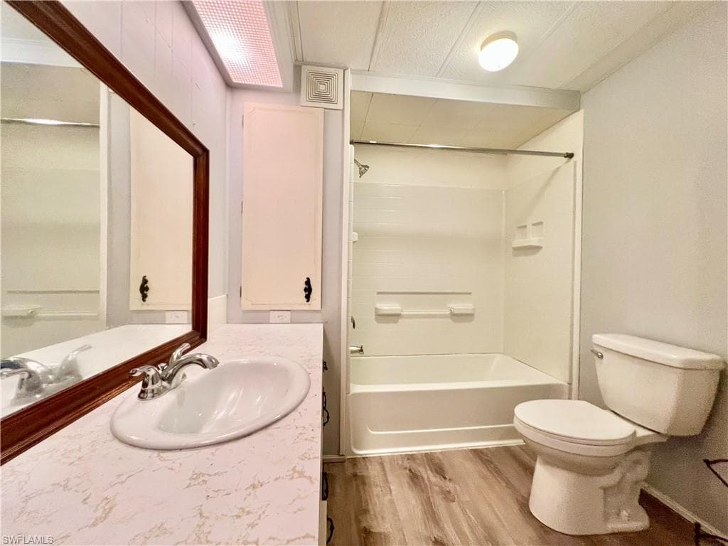 13 Cannes DR, NAPLES FL 34112-25