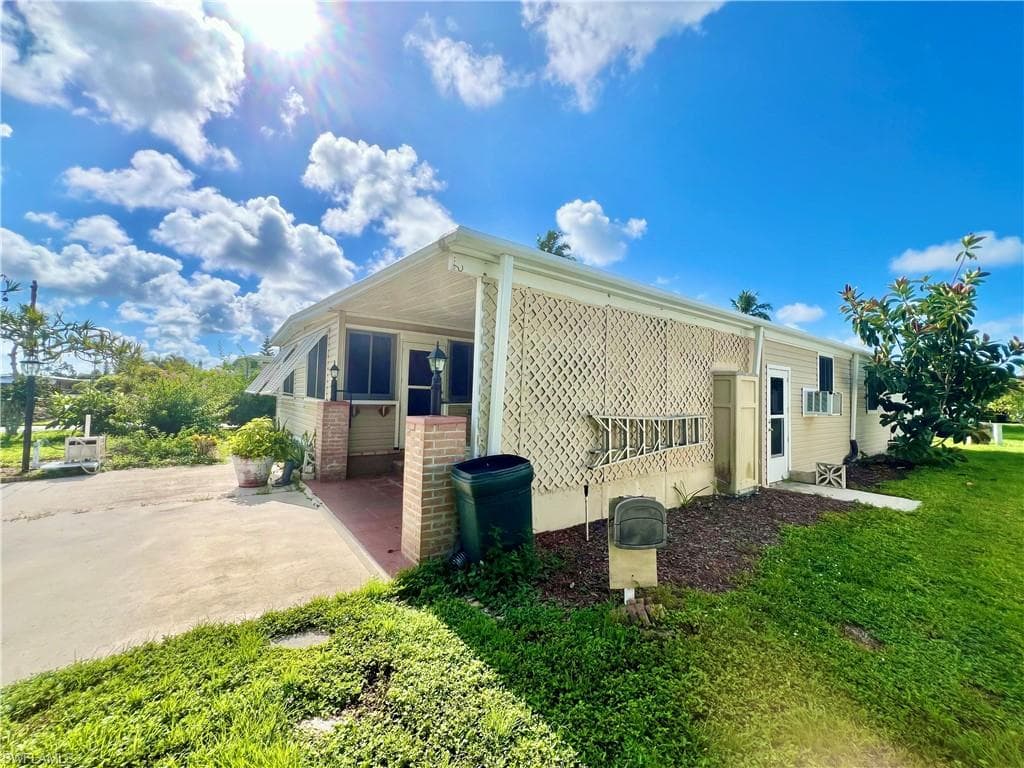 13 Cannes DR, NAPLES FL 34112-35