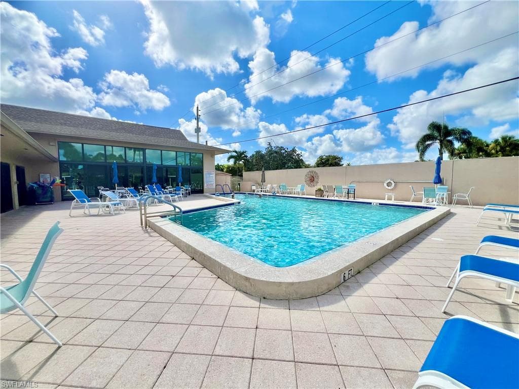 13 Cannes DR, NAPLES FL 34112-47