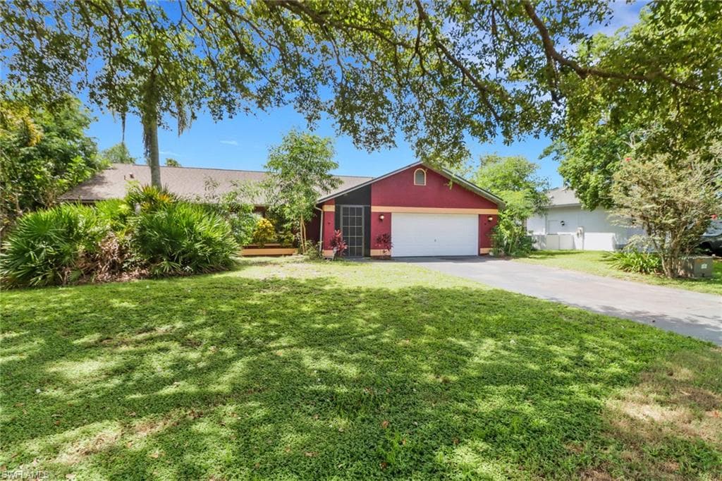 9414 Pineapple RD, FORT MYERS FL 33967-2