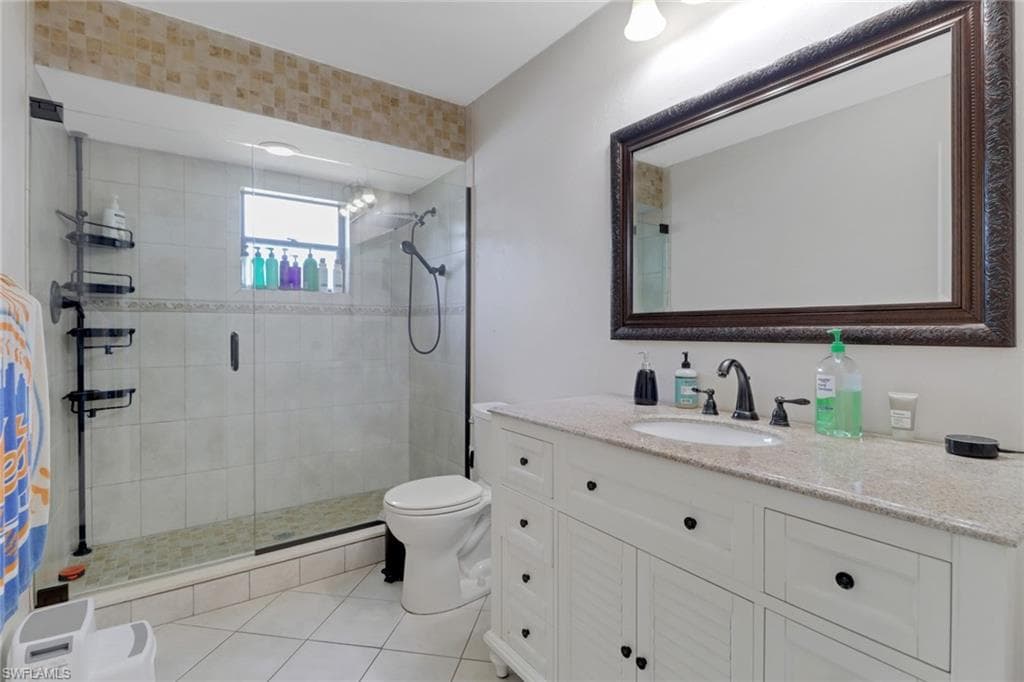 9414 Pineapple RD, FORT MYERS FL 33967-17