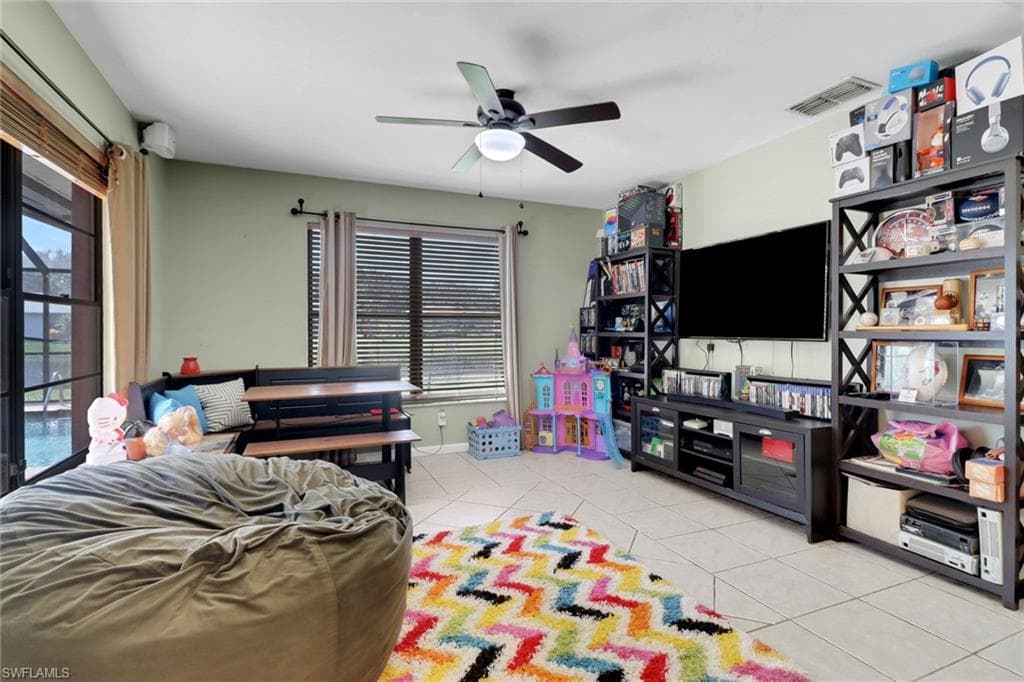 9414 Pineapple RD, FORT MYERS FL 33967-10