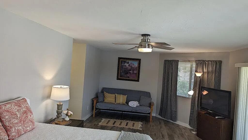 1800 Woodbine CT-26