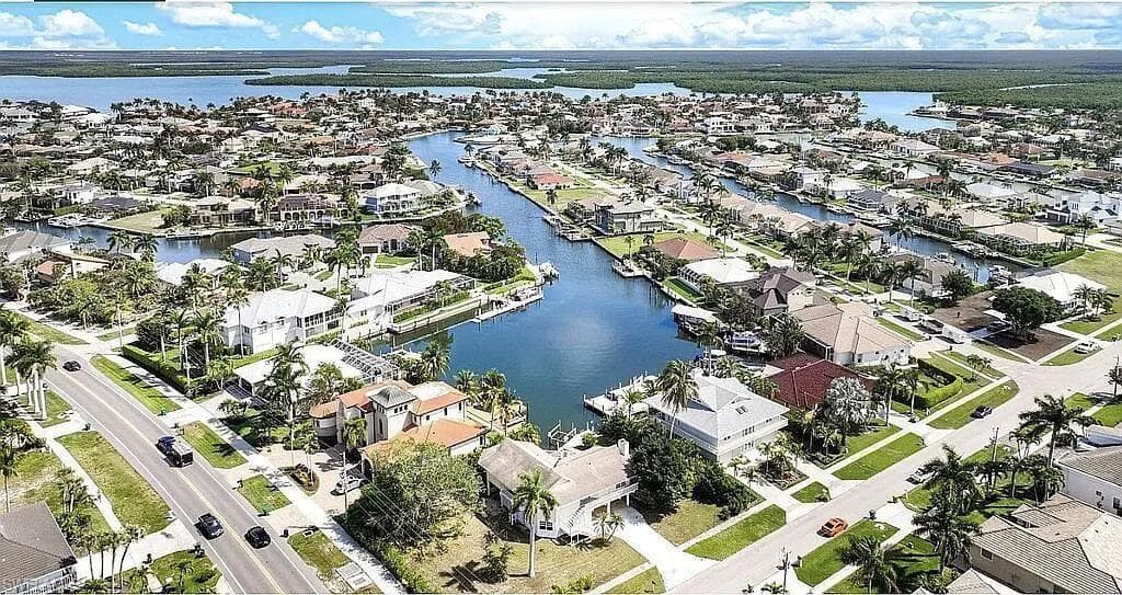 1800 Woodbine CT-42
