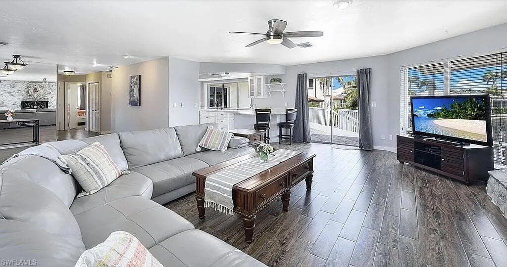 1800 Woodbine CT-4