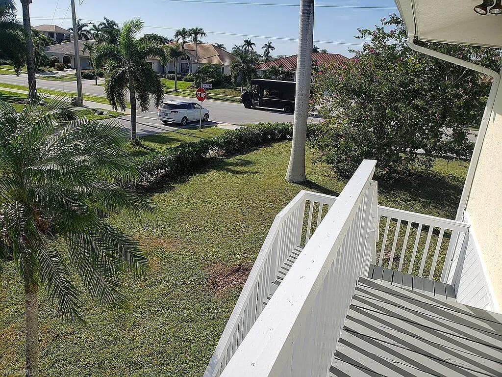 1800 Woodbine CT-37