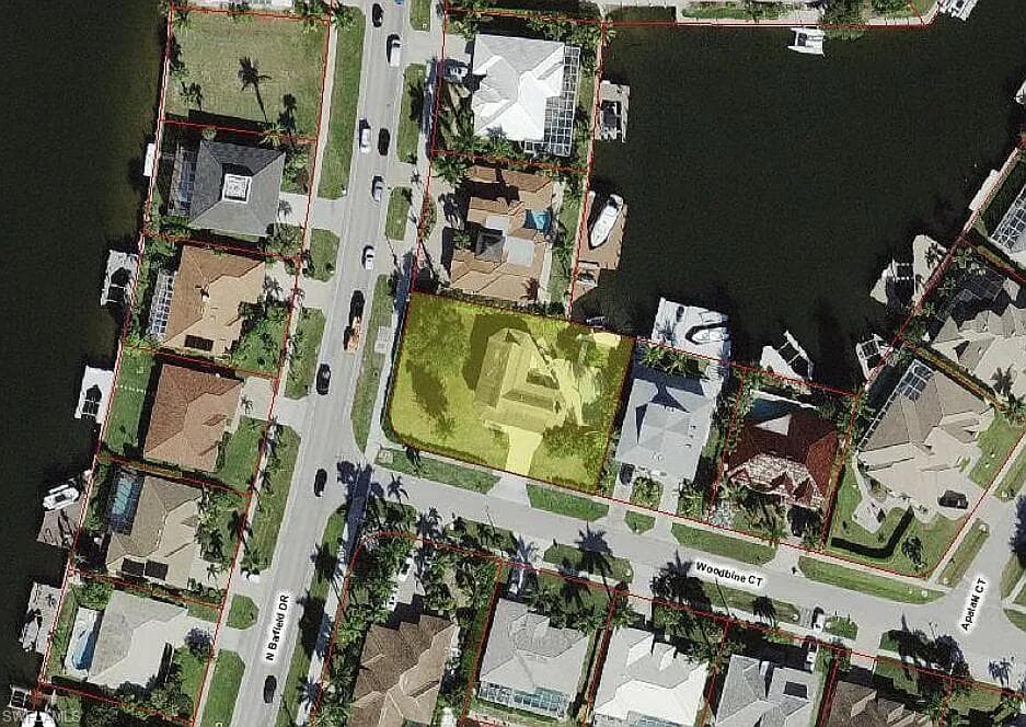 1800 Woodbine CT-36