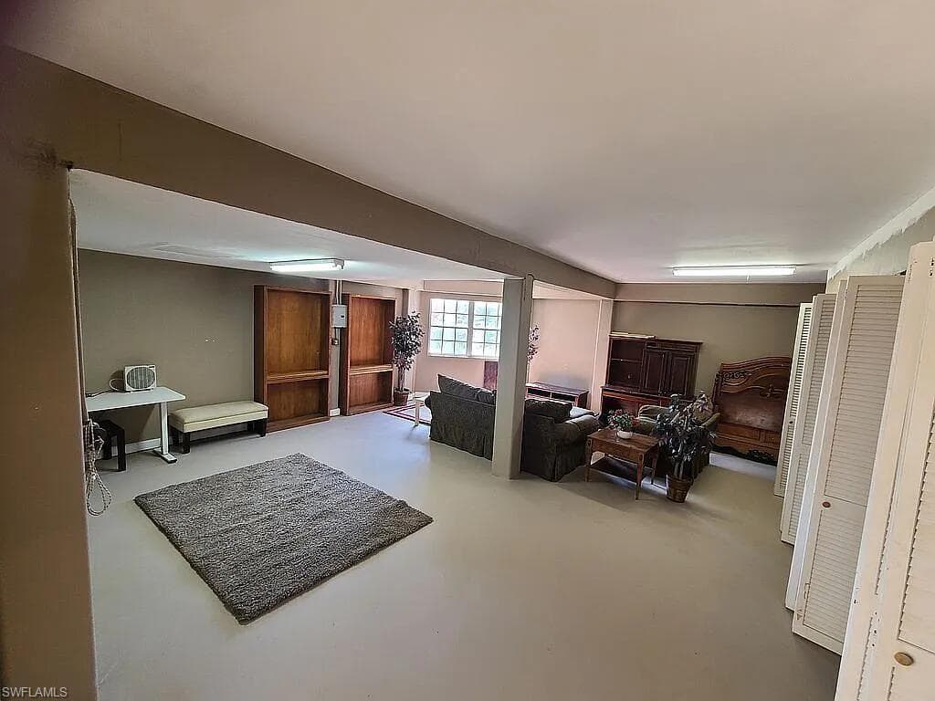 1800 Woodbine CT-47