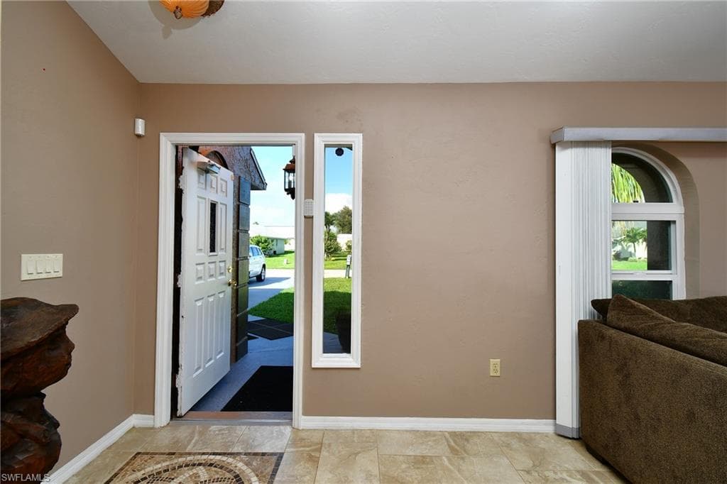 622 Weston RD, LEHIGH ACRES FL 33936-2