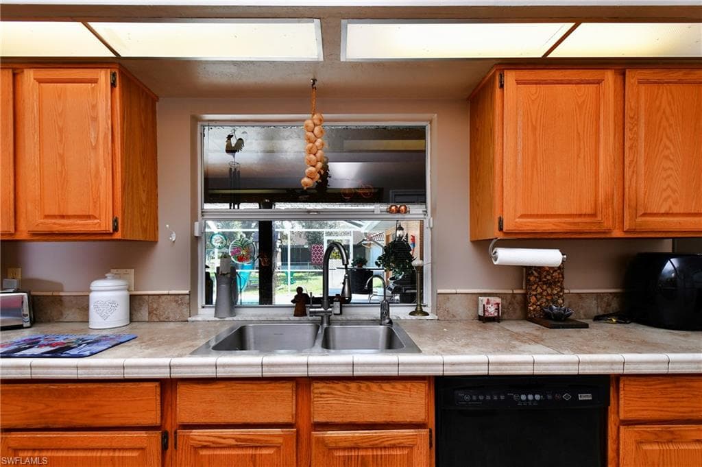 622 Weston RD, LEHIGH ACRES FL 33936-14