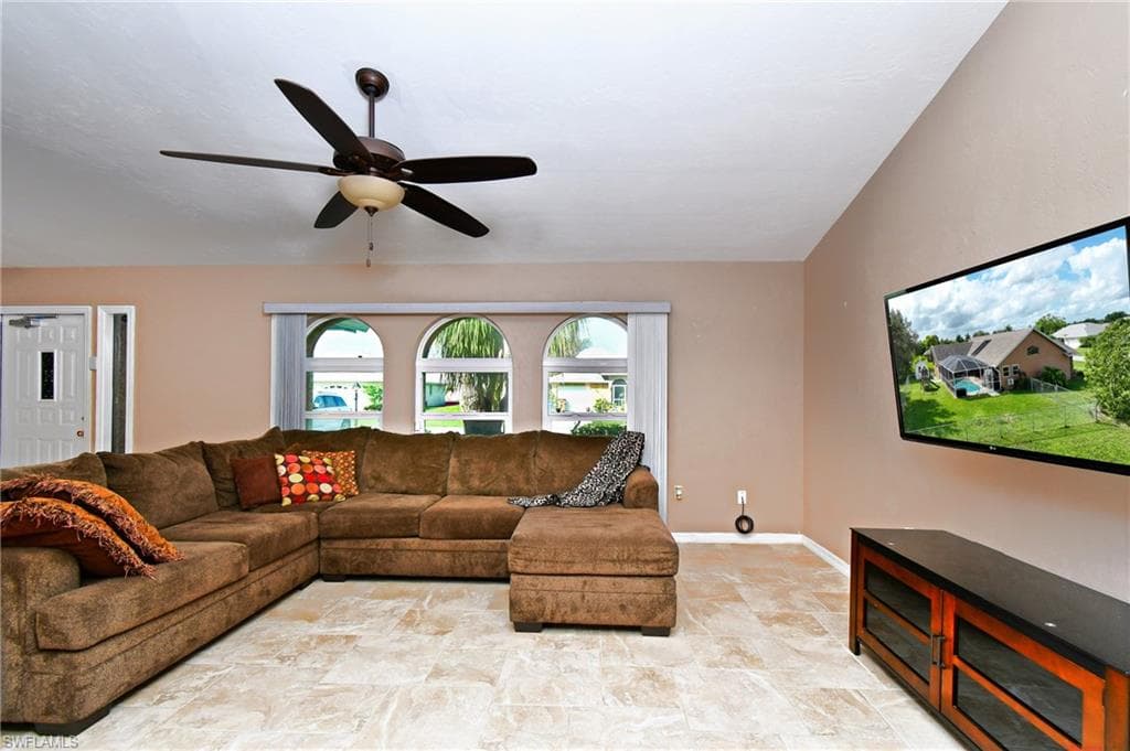 622 Weston RD, LEHIGH ACRES FL 33936-3