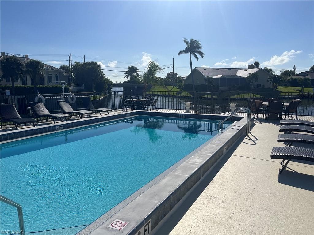 816 SW 48th TER # 102, CAPE CORAL FL 33914-9