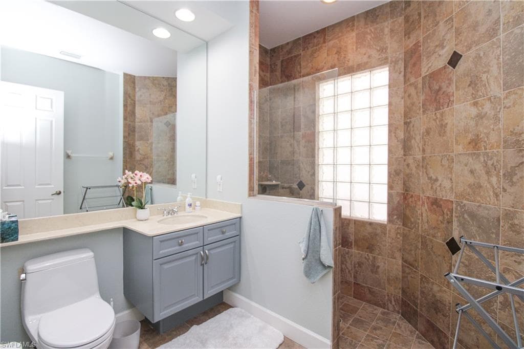 372 Mallory CT, NAPLES FL 34110-22