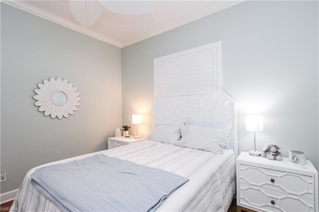 372 Mallory CT, NAPLES FL 34110-26