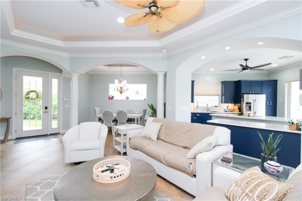 372 Mallory CT, NAPLES FL 34110-2