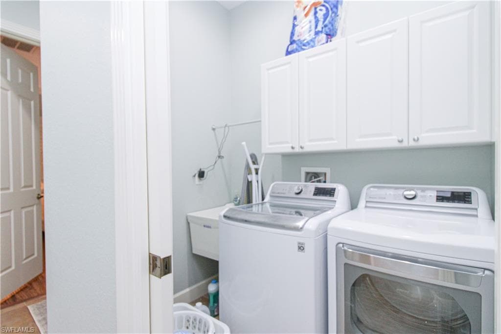 372 Mallory CT, NAPLES FL 34110-32