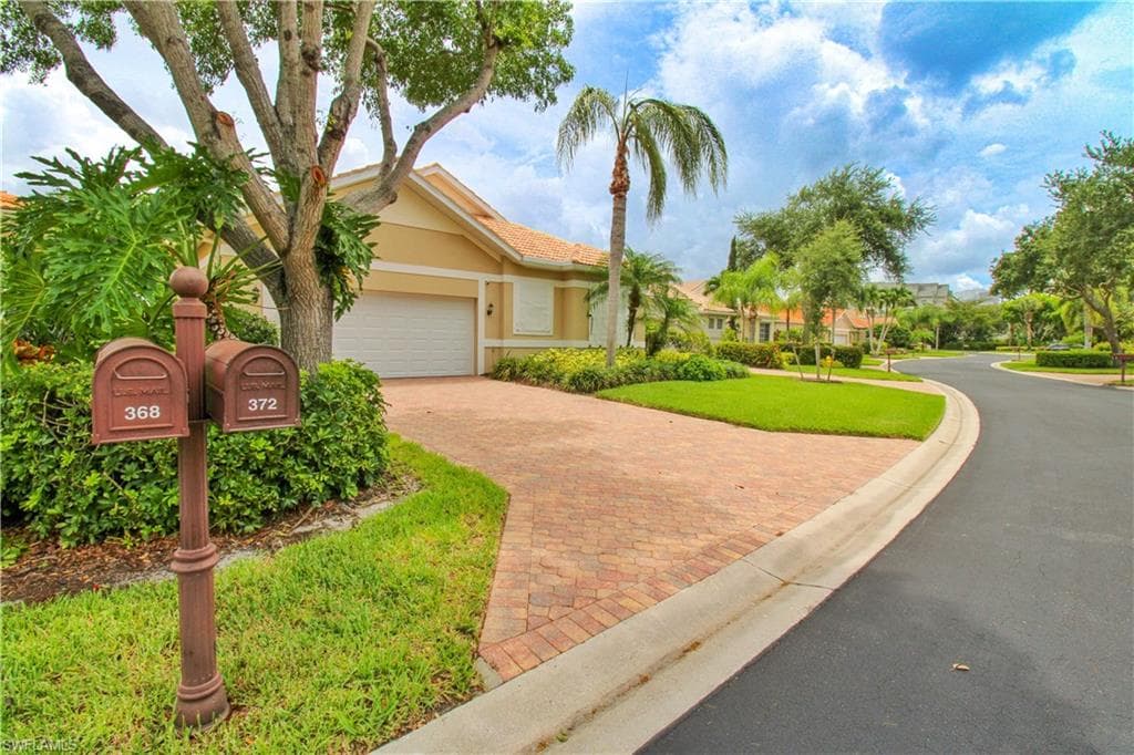 372 Mallory CT, NAPLES FL 34110-36