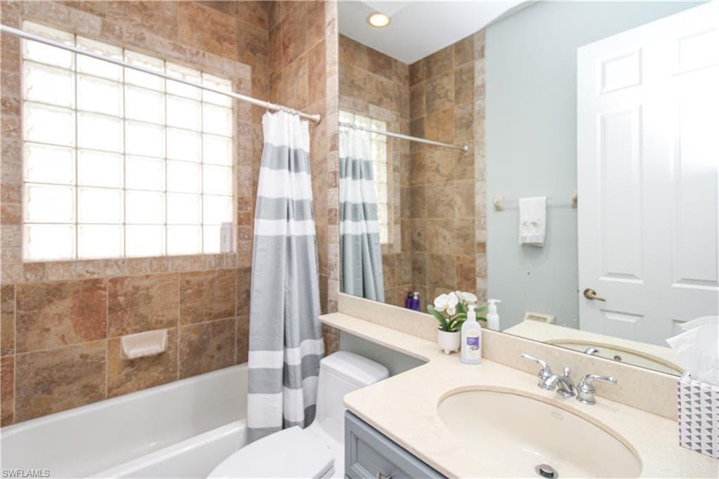 372 Mallory CT, NAPLES FL 34110-30