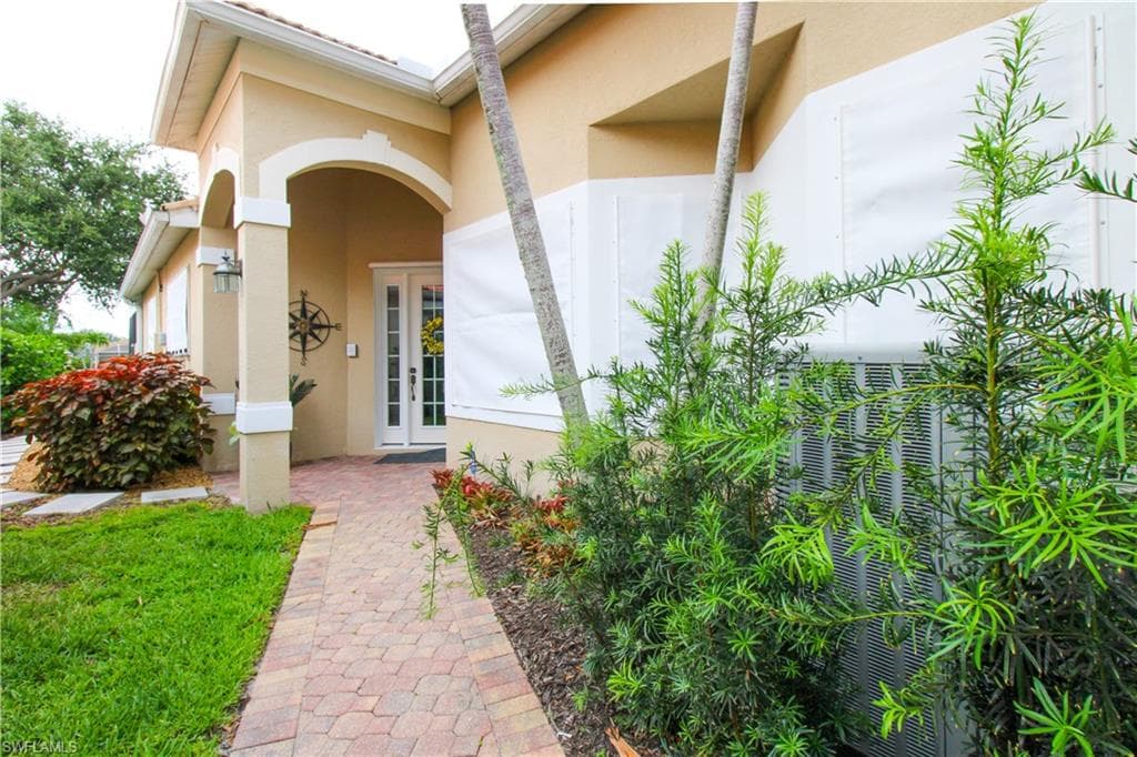 372 Mallory CT, NAPLES FL 34110-38
