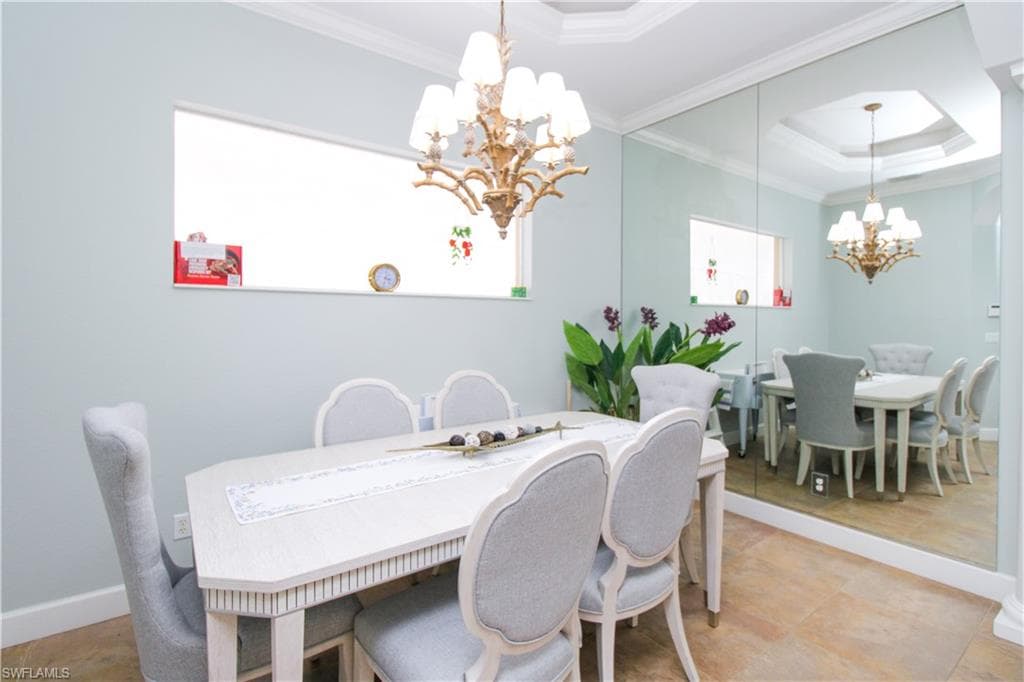 372 Mallory CT, NAPLES FL 34110-7