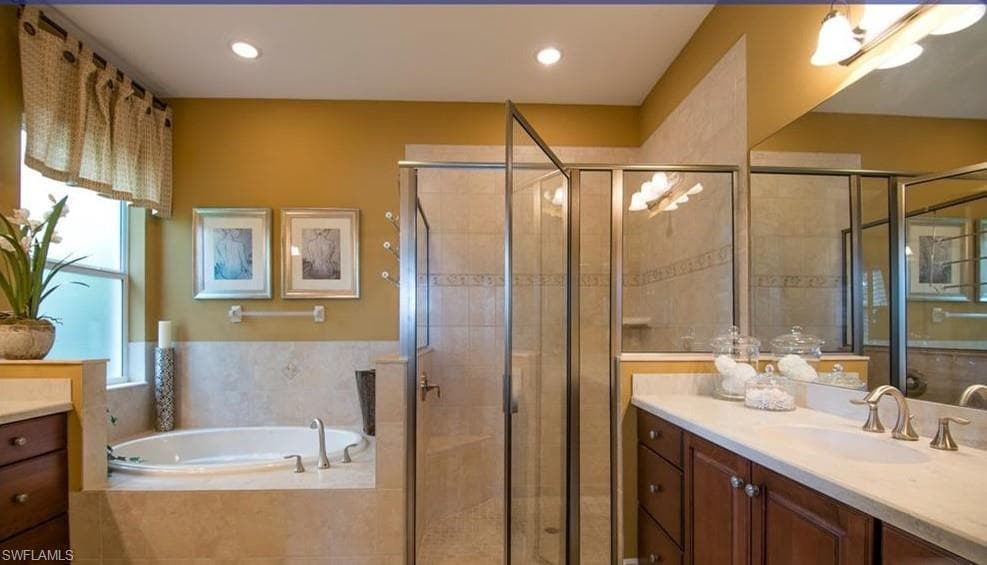 13644 Manchester LN, NAPLES FL 34109-14