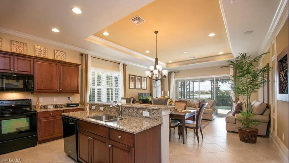 13644 Manchester LN, NAPLES FL 34109-10