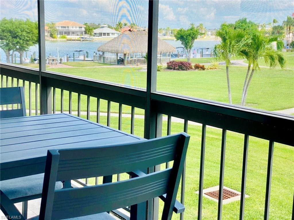 601 Seaview CT # 208, MARCO ISLAND FL 34145-15