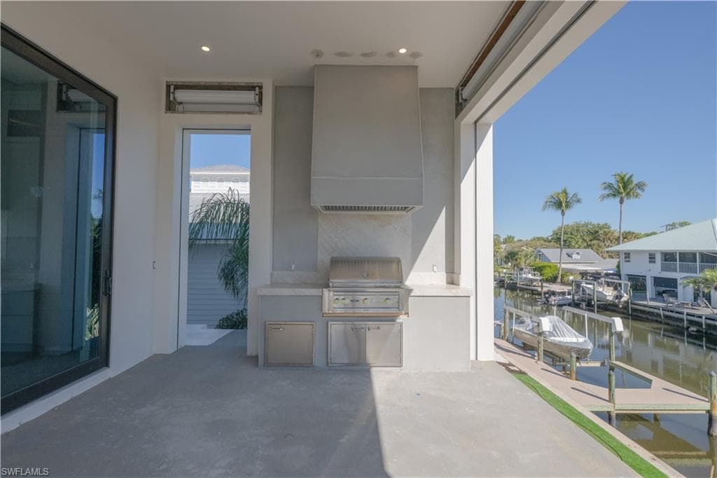 1286 Belaire CT, NAPLES FL 34110-8