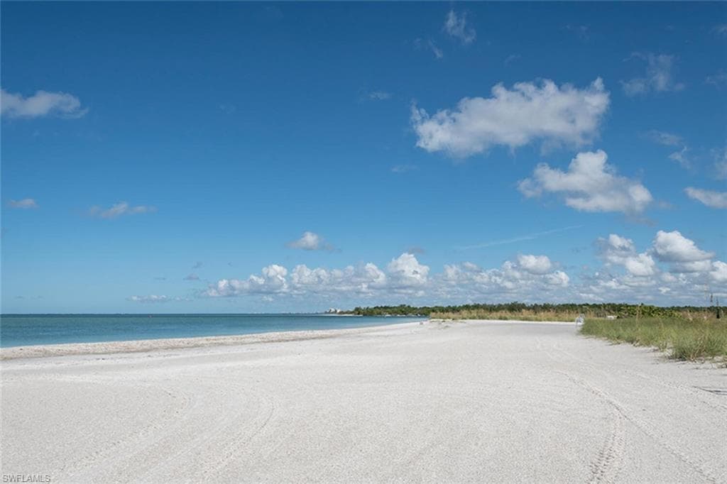 180 6th AVE S # 3, NAPLES FL 34102-42