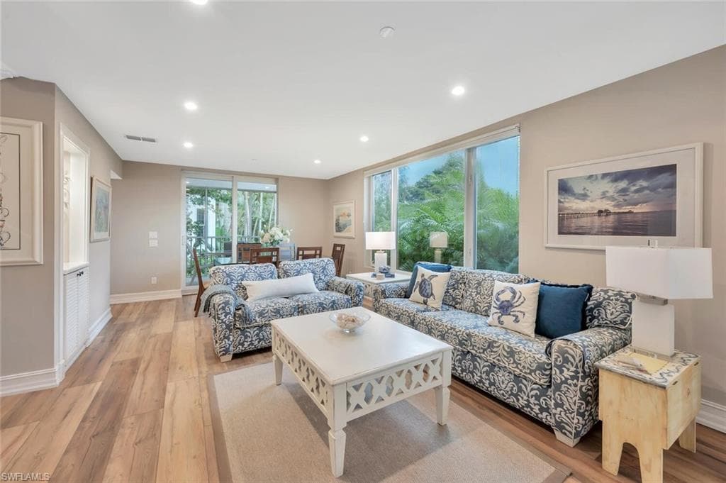 180 6th AVE S # 3, NAPLES FL 34102-2
