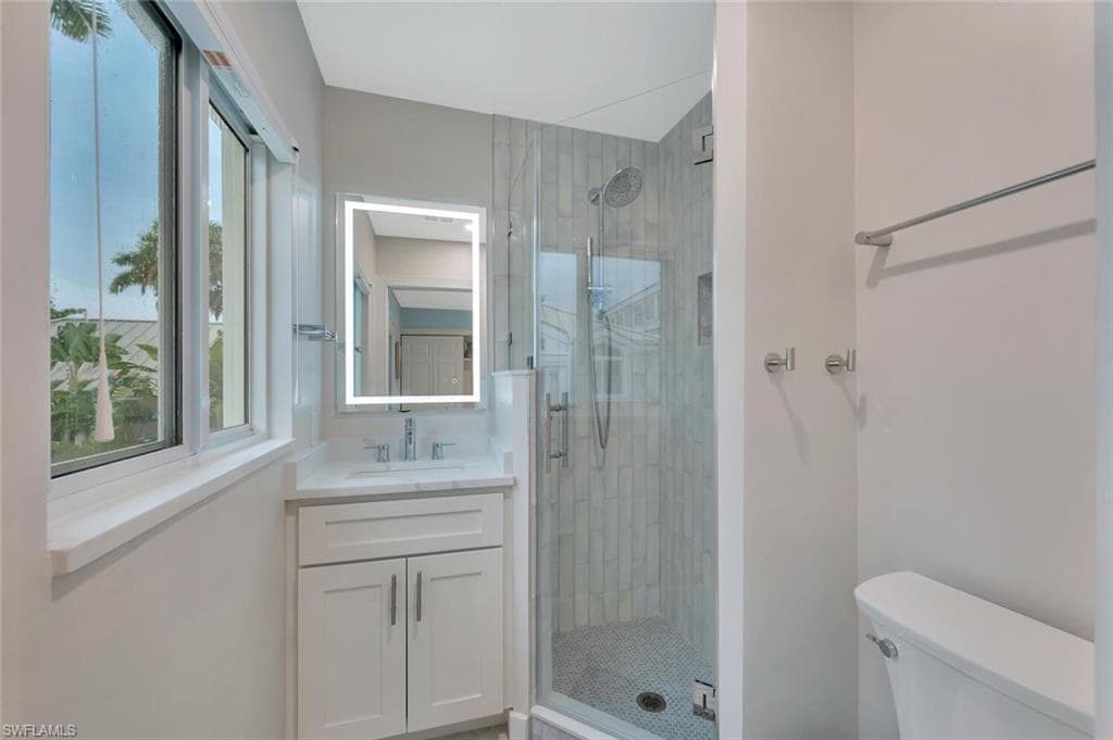 180 6th AVE S # 3, NAPLES FL 34102-29