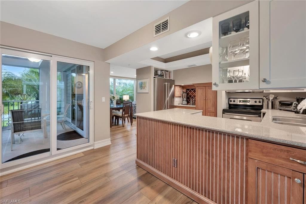 180 6th AVE S # 3, NAPLES FL 34102-14