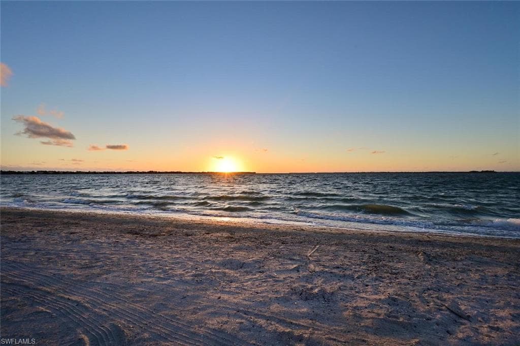 180 6th AVE S # 3, NAPLES FL 34102-43