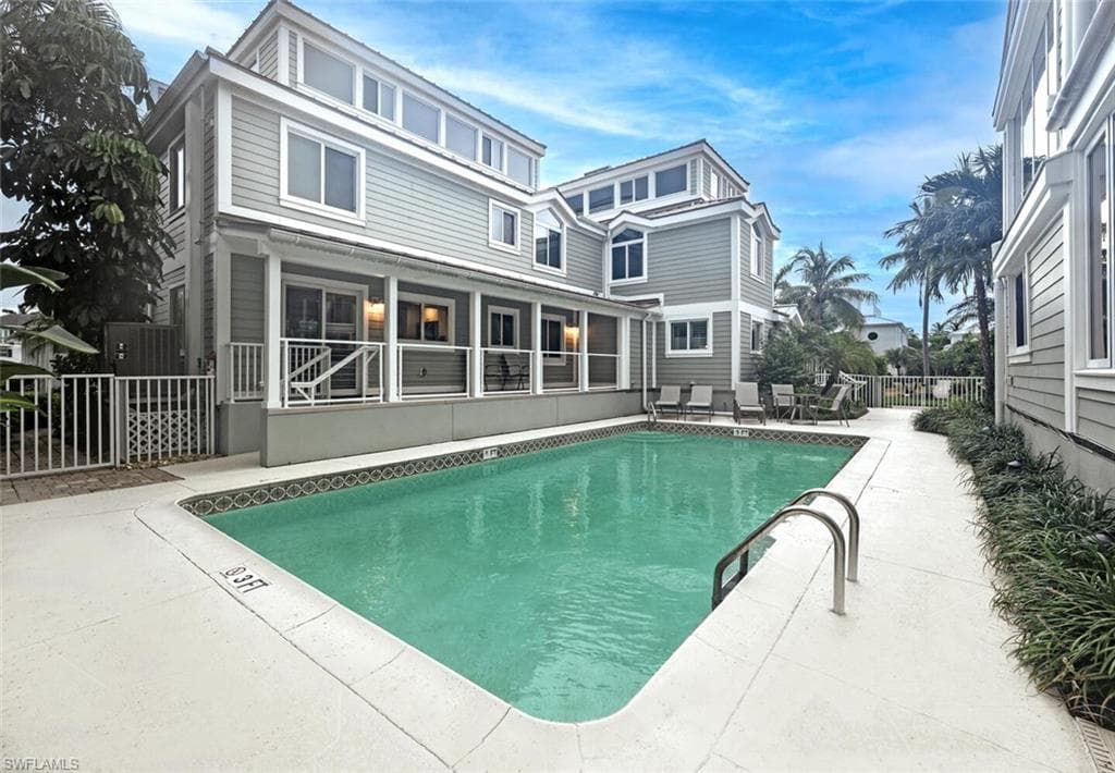 180 6th AVE S # 3, NAPLES FL 34102-38