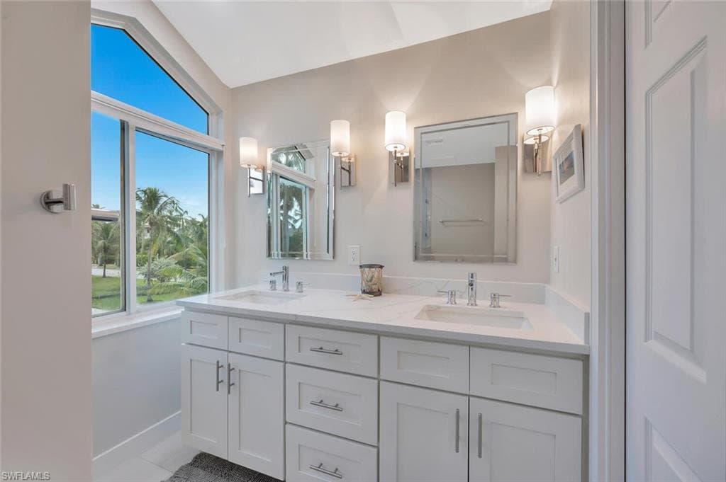 180 6th AVE S # 3, NAPLES FL 34102-24