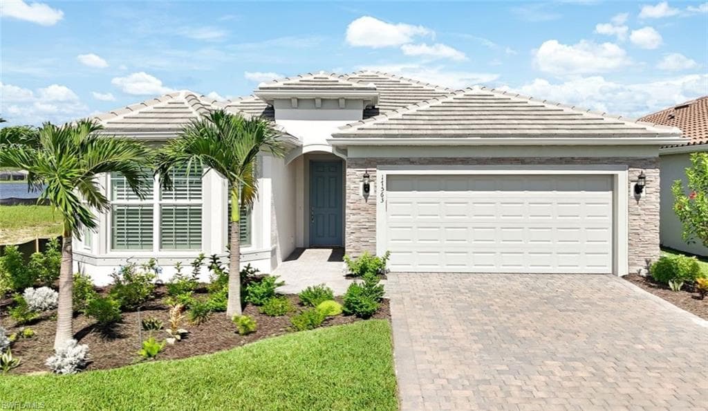 17563 Winding Oak LN, NORTH FORT MYERS FL 33917-1