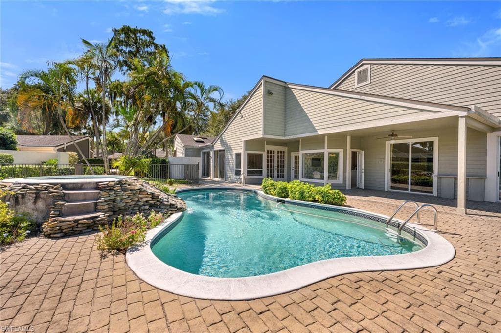 415 Edgemere WAY N # 2, NAPLES FL 34105-3